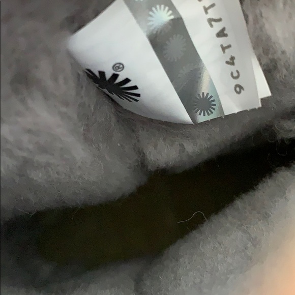 New UGG Classic Short cosmos sequin shearling boot - Picture 7 of 8